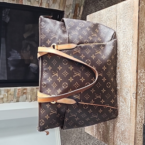 Louis Vuitton Handbags - 🔥1DAYSALE🔥Louis Vuitton Monogram Totally MM